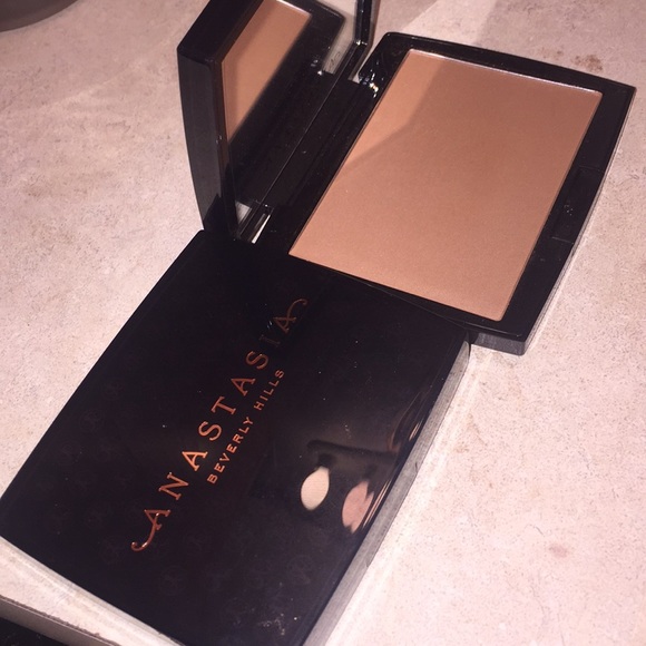 Anastasia Beverly Hills Other - Anastasia Beverly Hills bronzers tawny, rich amber